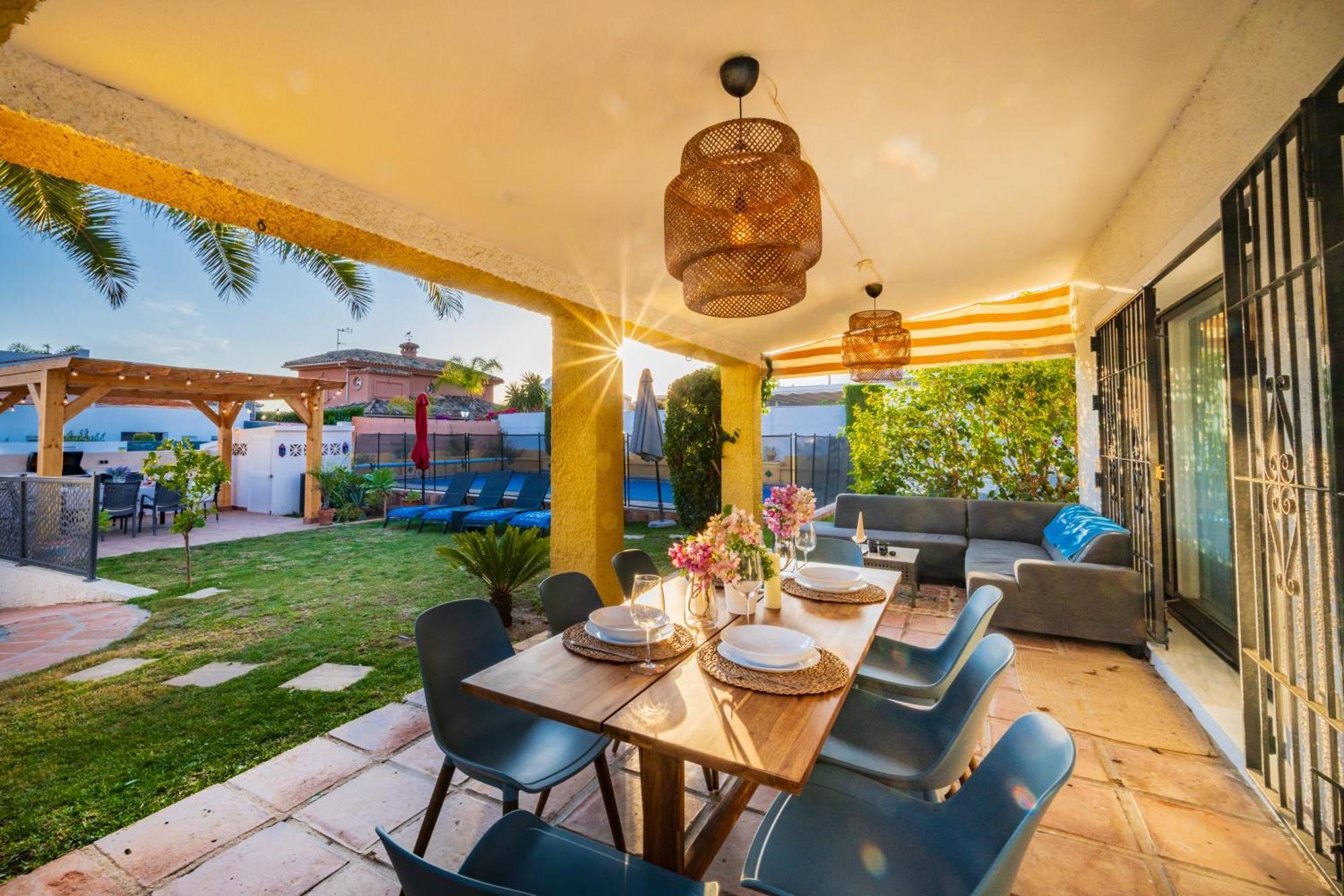 Typical Beach House Las Chapas Playa With Heated Pool Marbella Exteriér fotografie