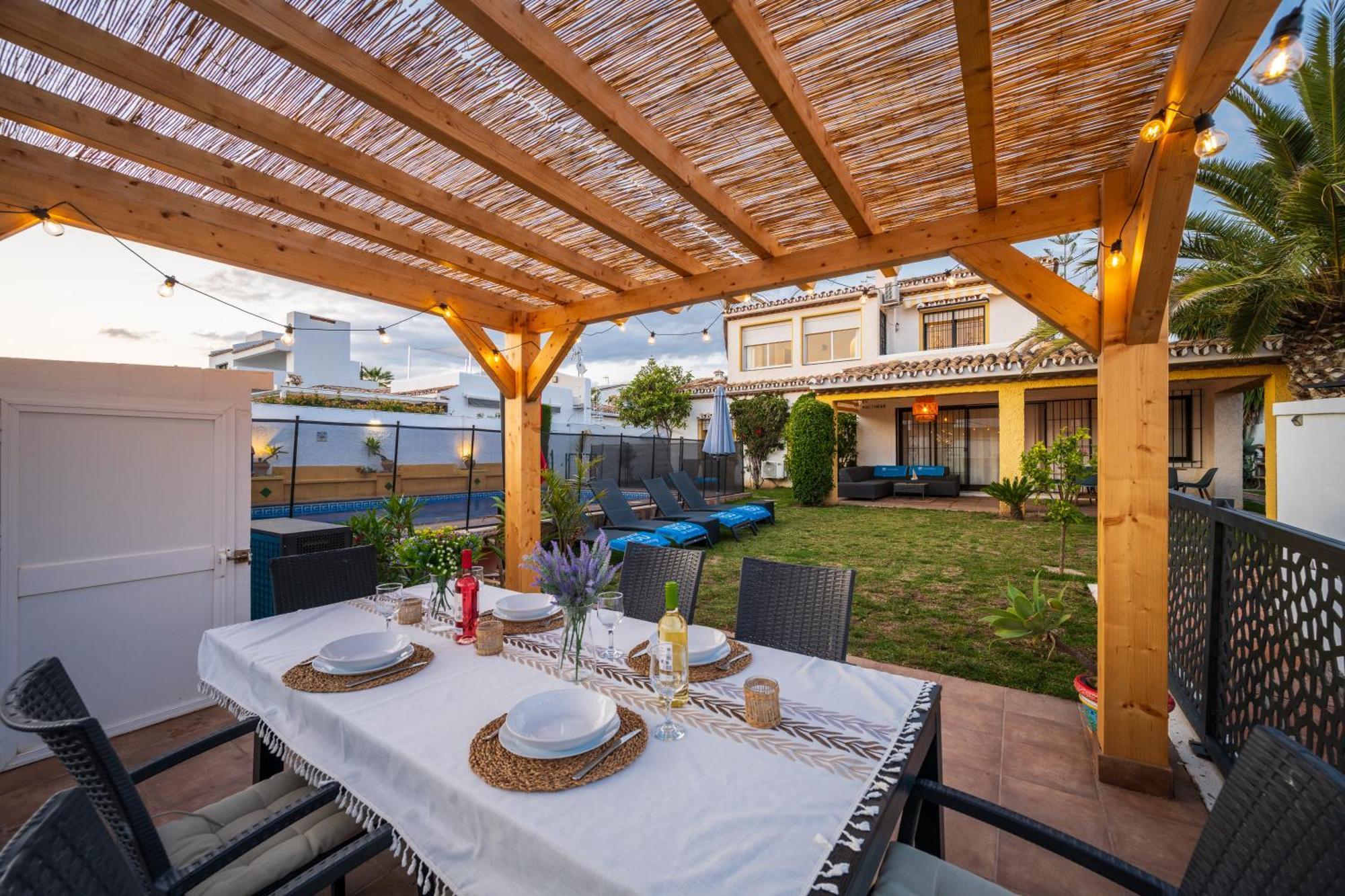 Typical Beach House Las Chapas Playa With Heated Pool Marbella Exteriér fotografie
