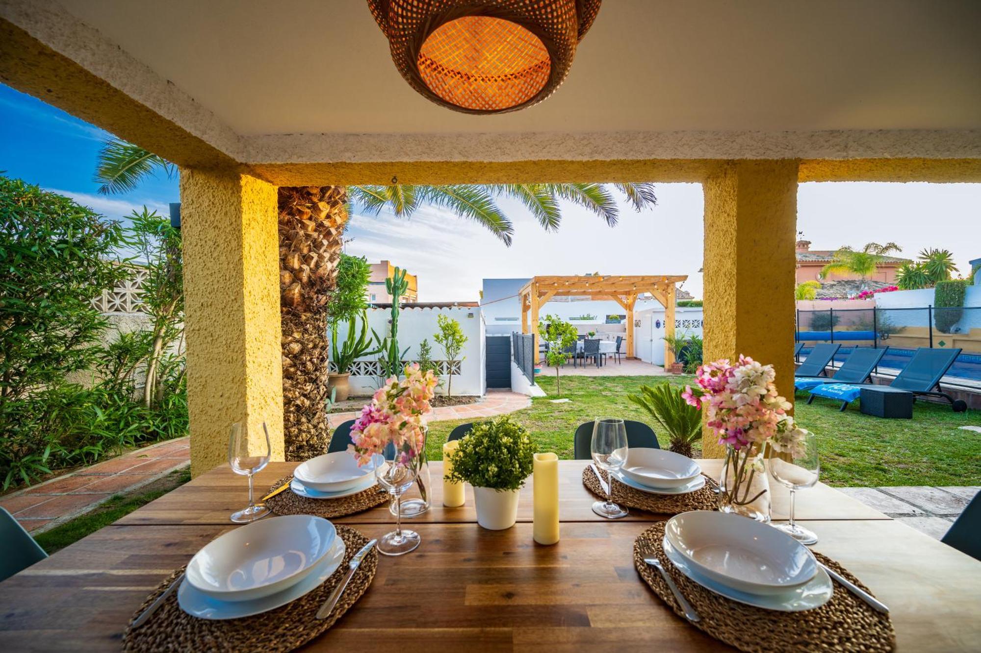 Typical Beach House Las Chapas Playa With Heated Pool Marbella Exteriér fotografie